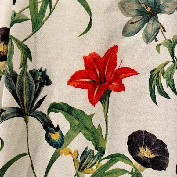 NWT Forever 21 Contemporary floral dress - Picture 5 of 9